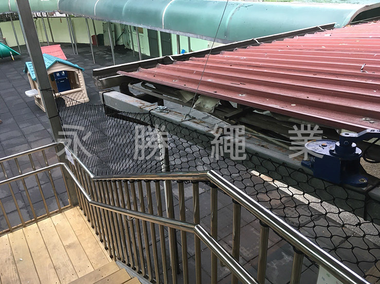 阻擋學生跨越網