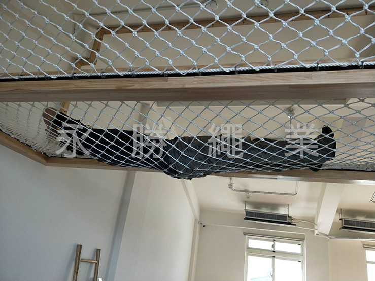 白色躺網