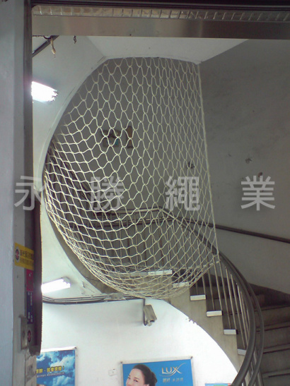 迴轉梯防墜網